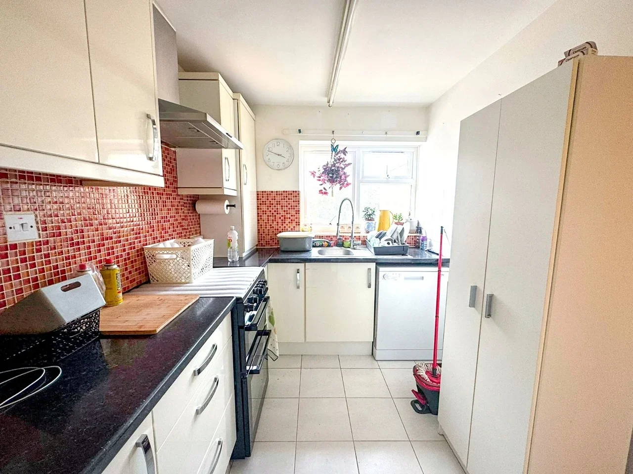 Flat Longcroft Drive in Waltham Cross