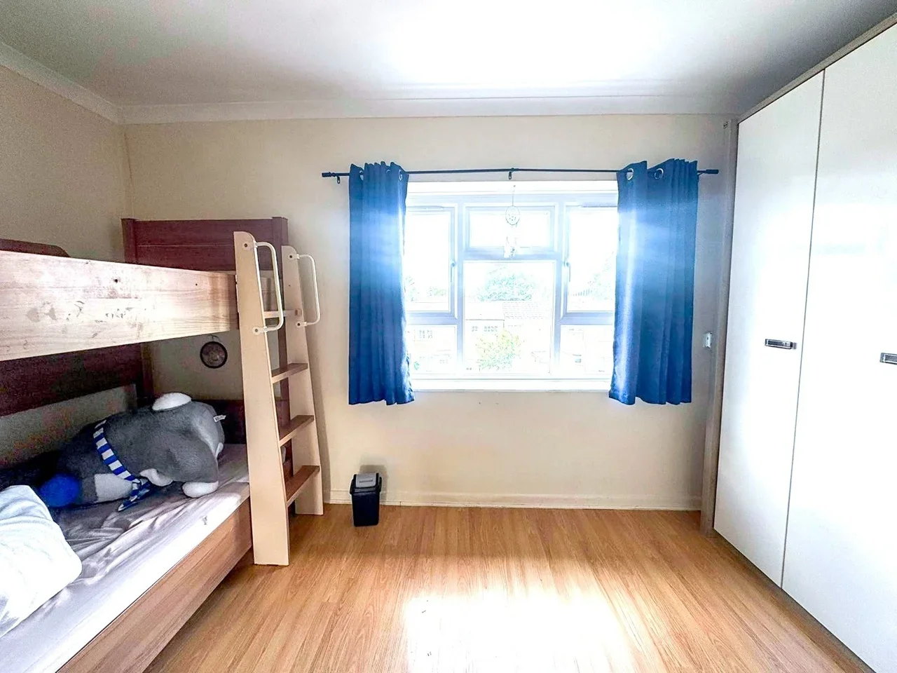 Flat Longcroft Drive in Waltham Cross