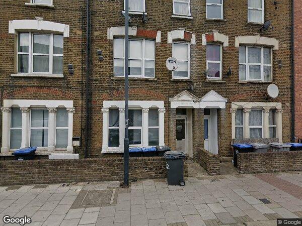 Flat Harrow Road in Greater London