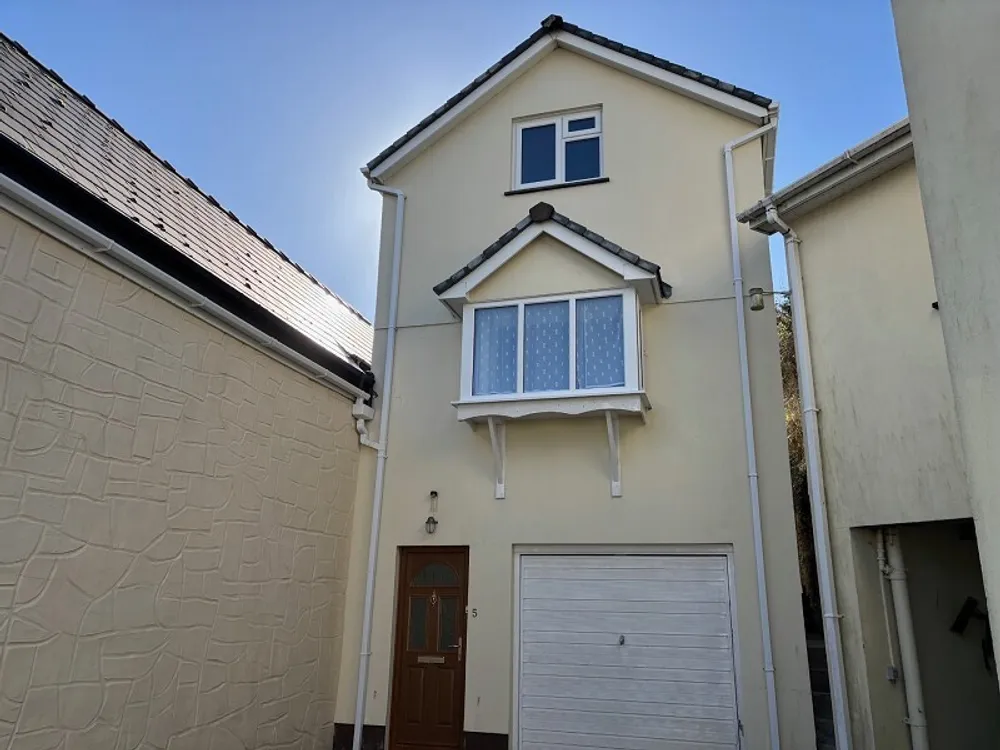 House New Road in Llandeilo