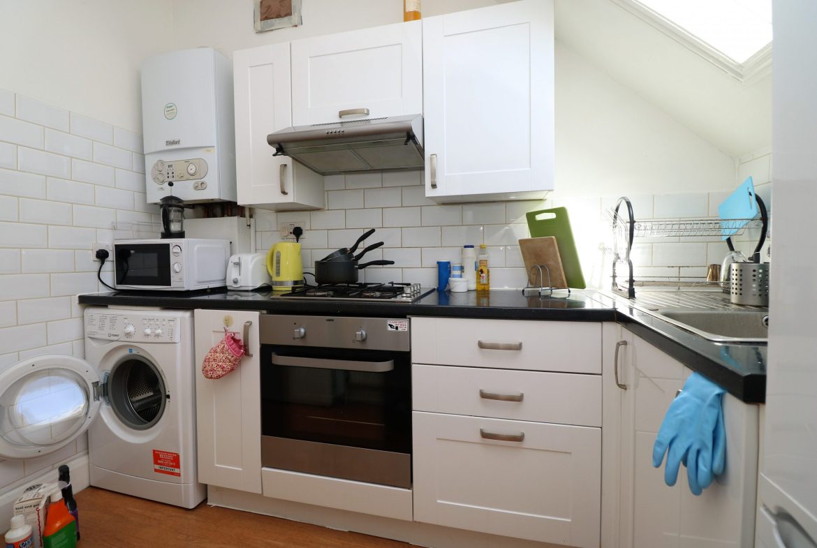 Flat Oakley Gardens in Greater London