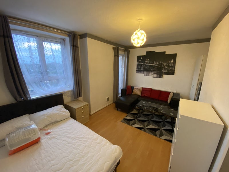 Room Dorman Way in Greater London