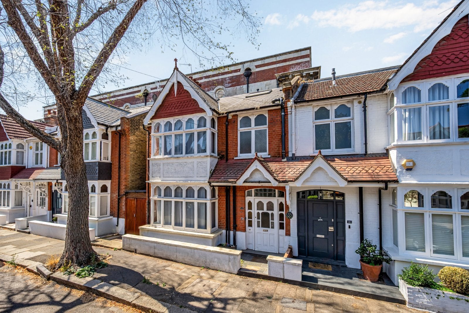 House Chiswick High Road in Greater London
