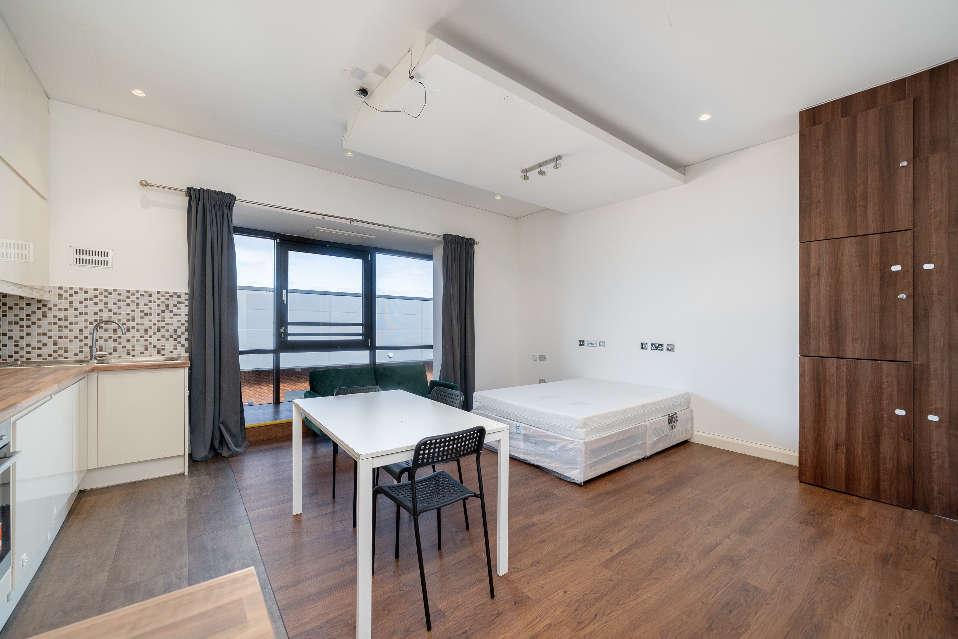Flat Durnsford Road in Greater London