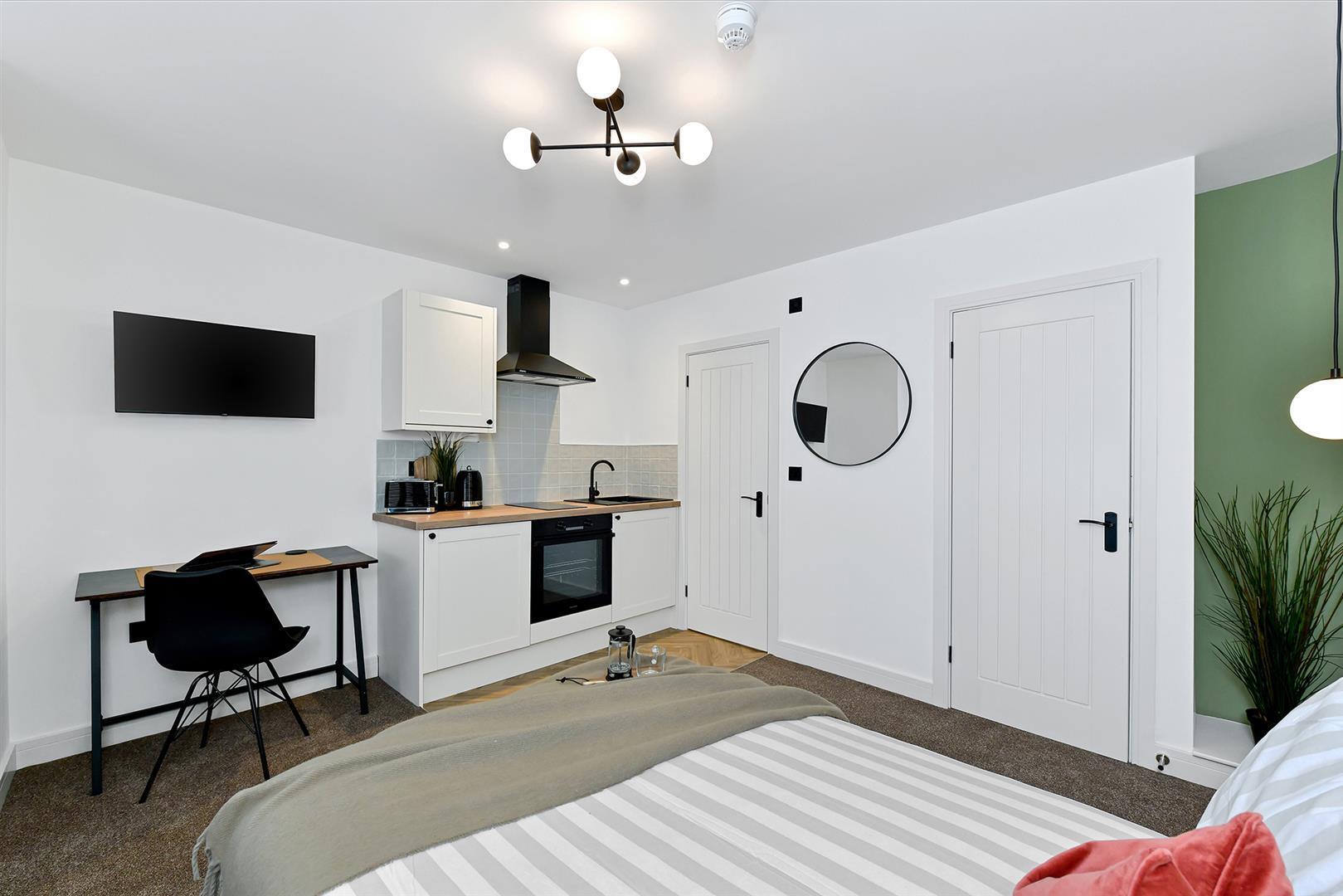 Room Ashbourne Road in Derby