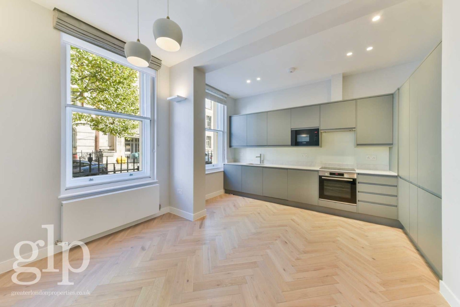 Flat Gower Street in Greater London