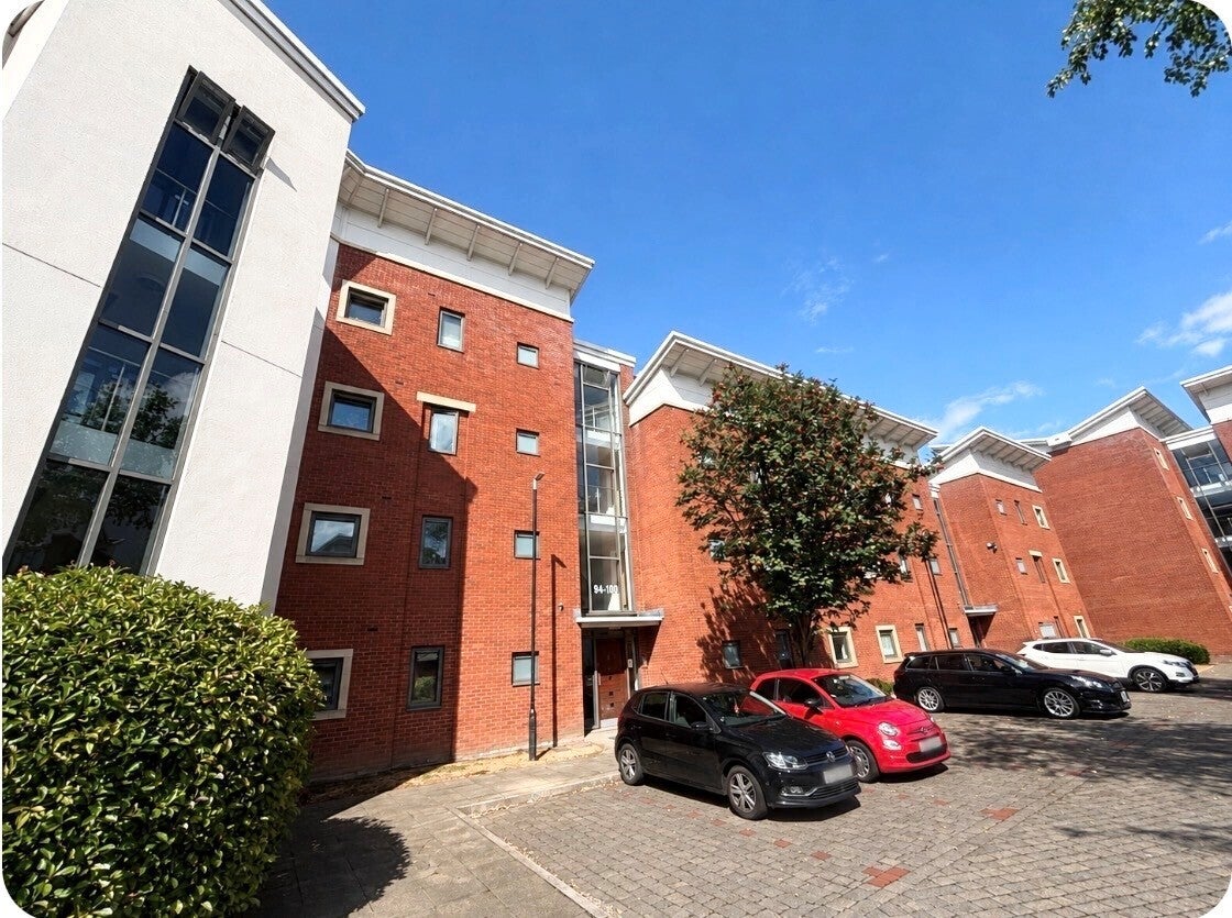 Flat Albion Street in Wolverhampton