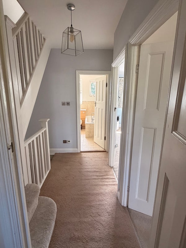 Room Coombe Lane in Greater London