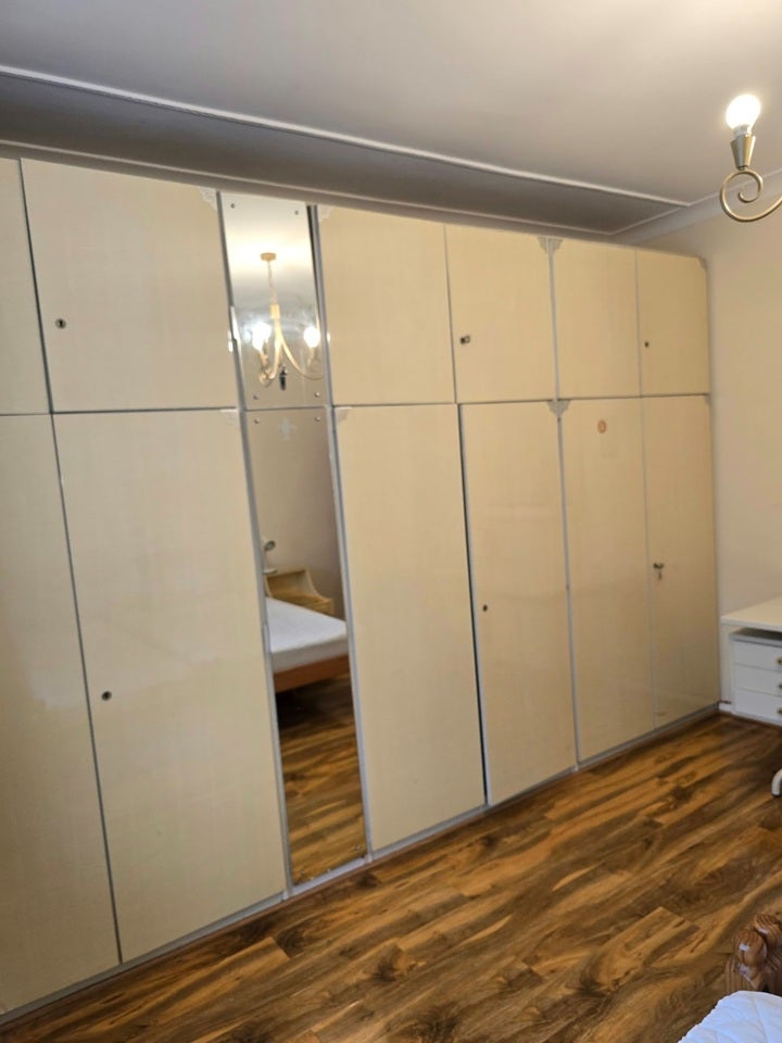 Room Forty Lane in Greater London