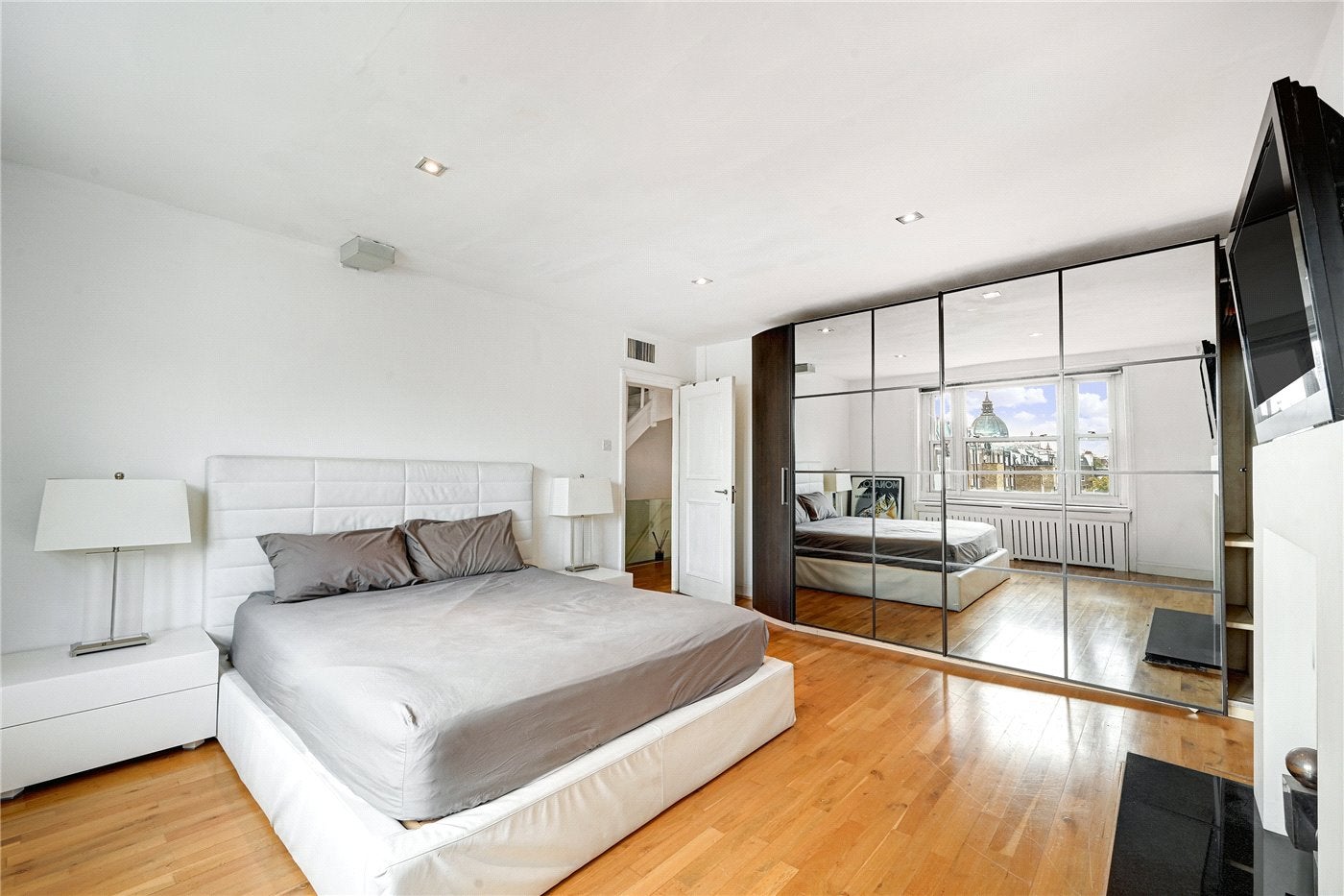 Flat Ennismore Gardens in City of Westminster