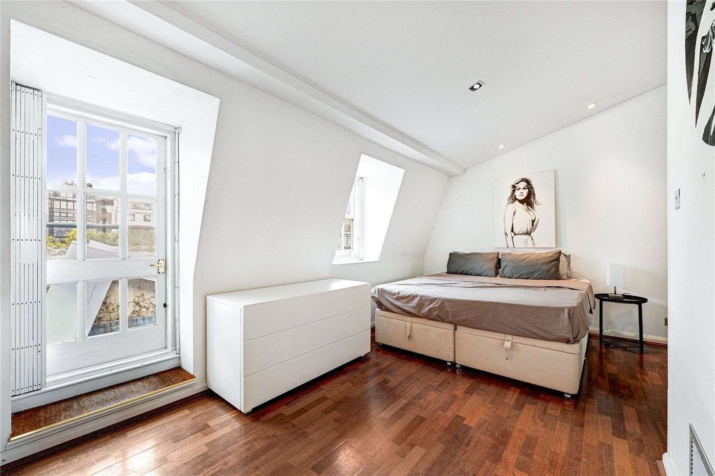 Flat Ennismore Gardens in City of Westminster