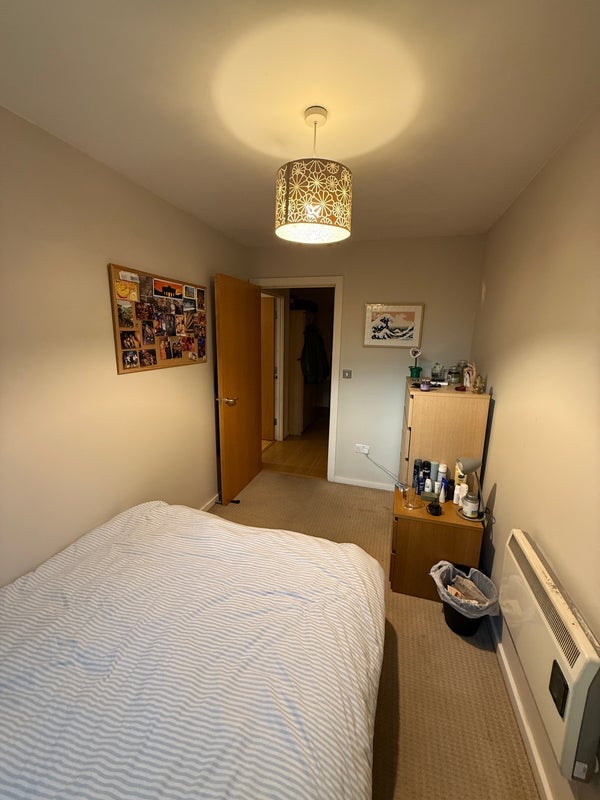 Room City Road East in Manchester
