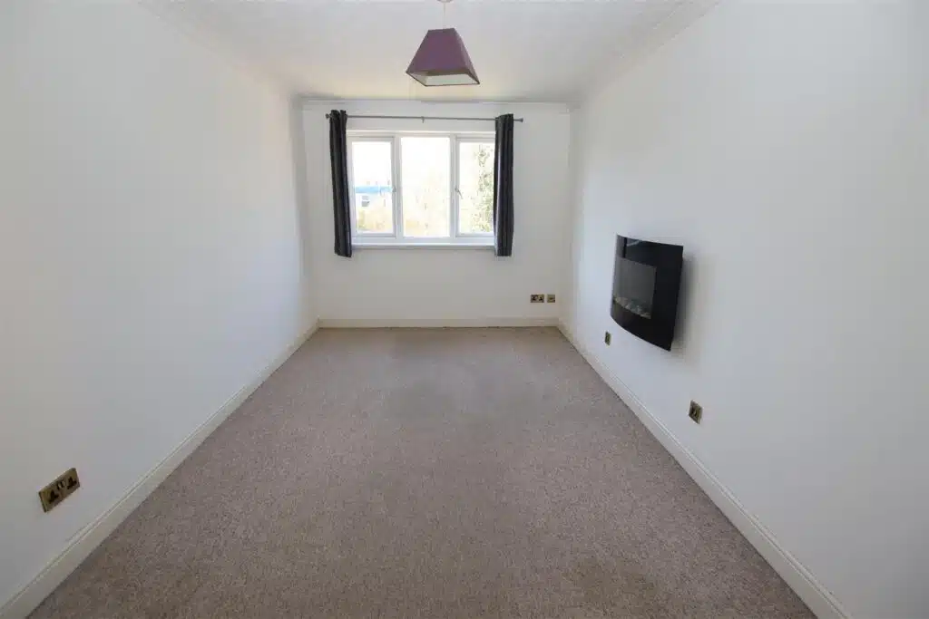 Flat Churchill Close in Dartford