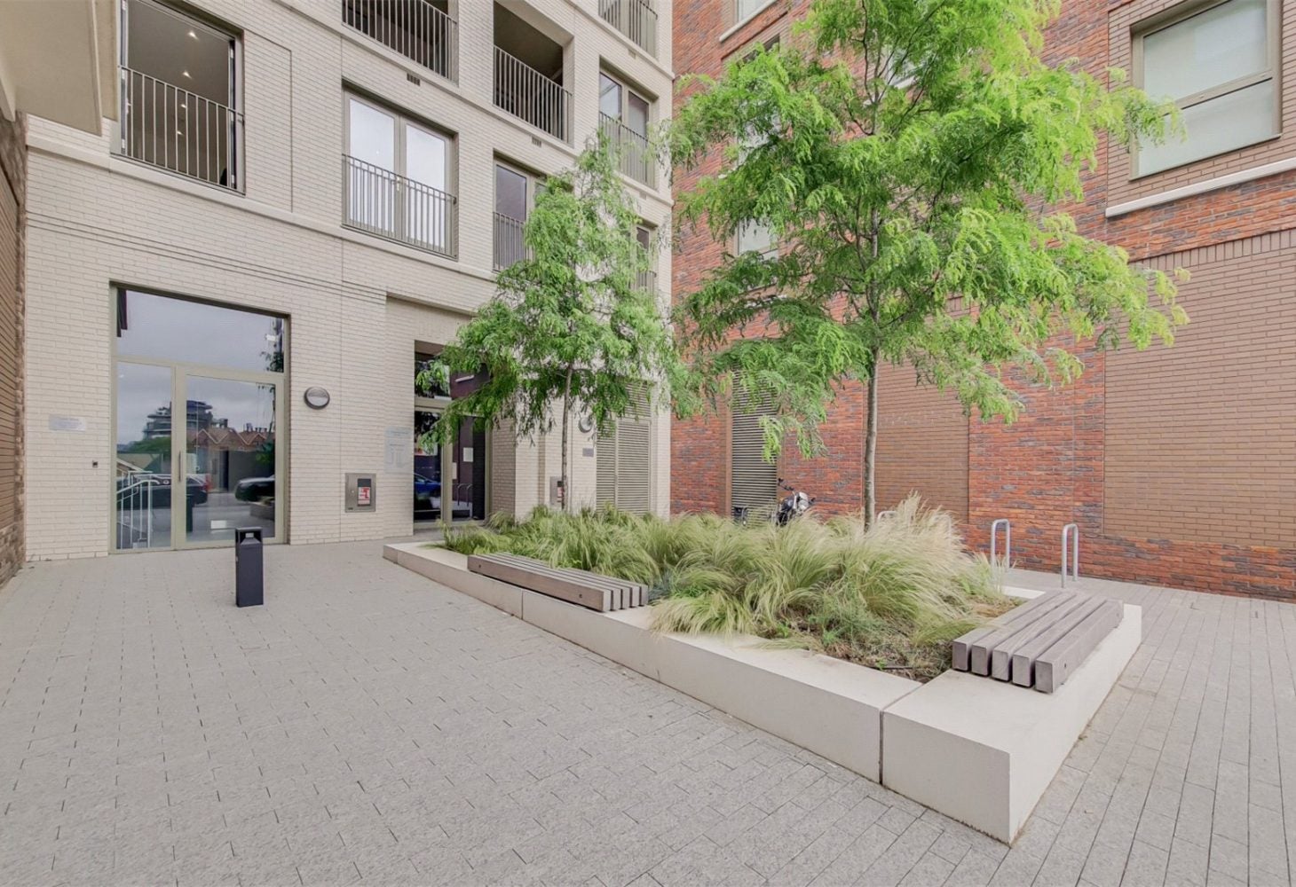 Flat Atlantis Avenue in Greater London