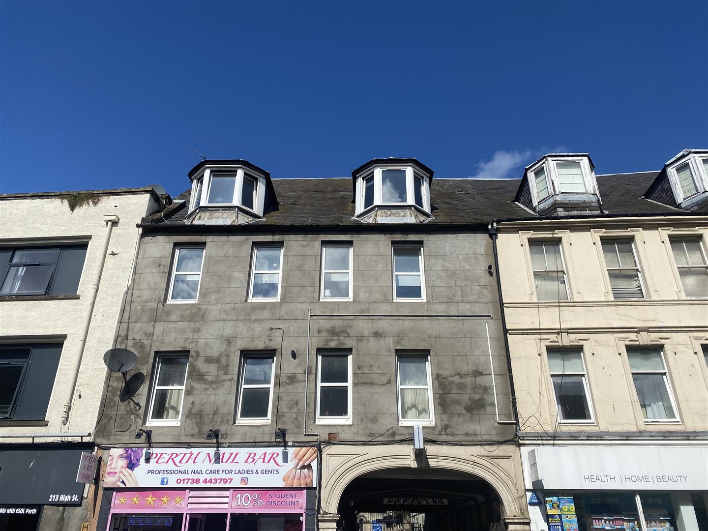 Flat High Street in Perth
