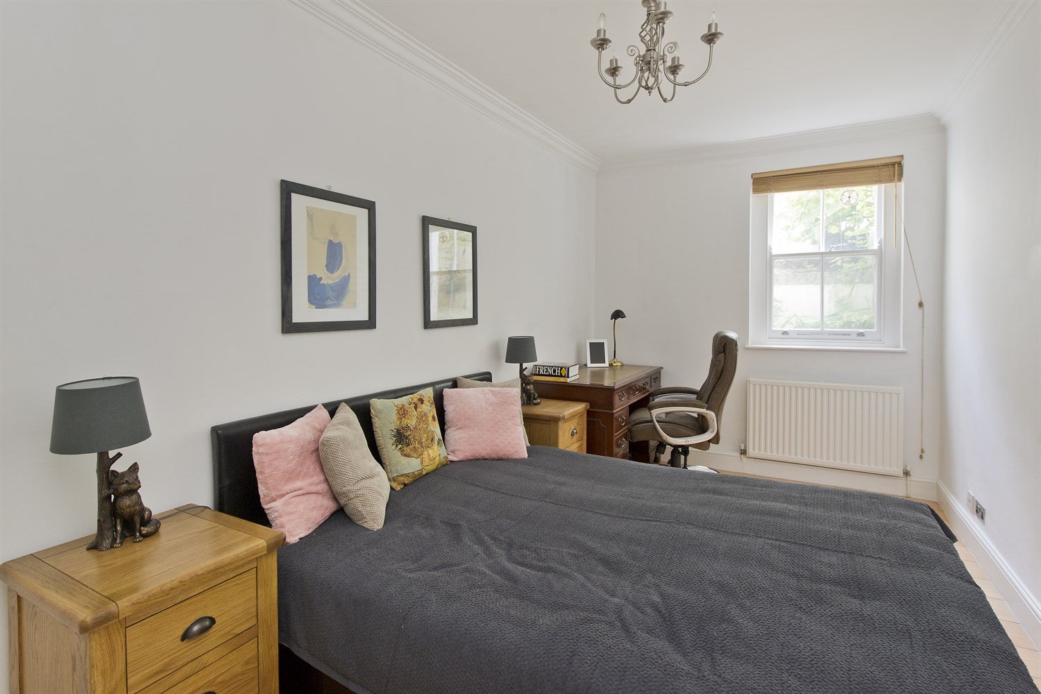 Flat Earl's Court Road in Greater London