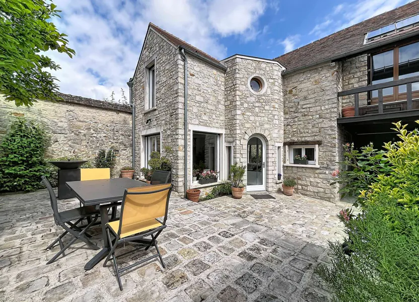 House Voie de la Liberté in Arbonne-la-Forêt