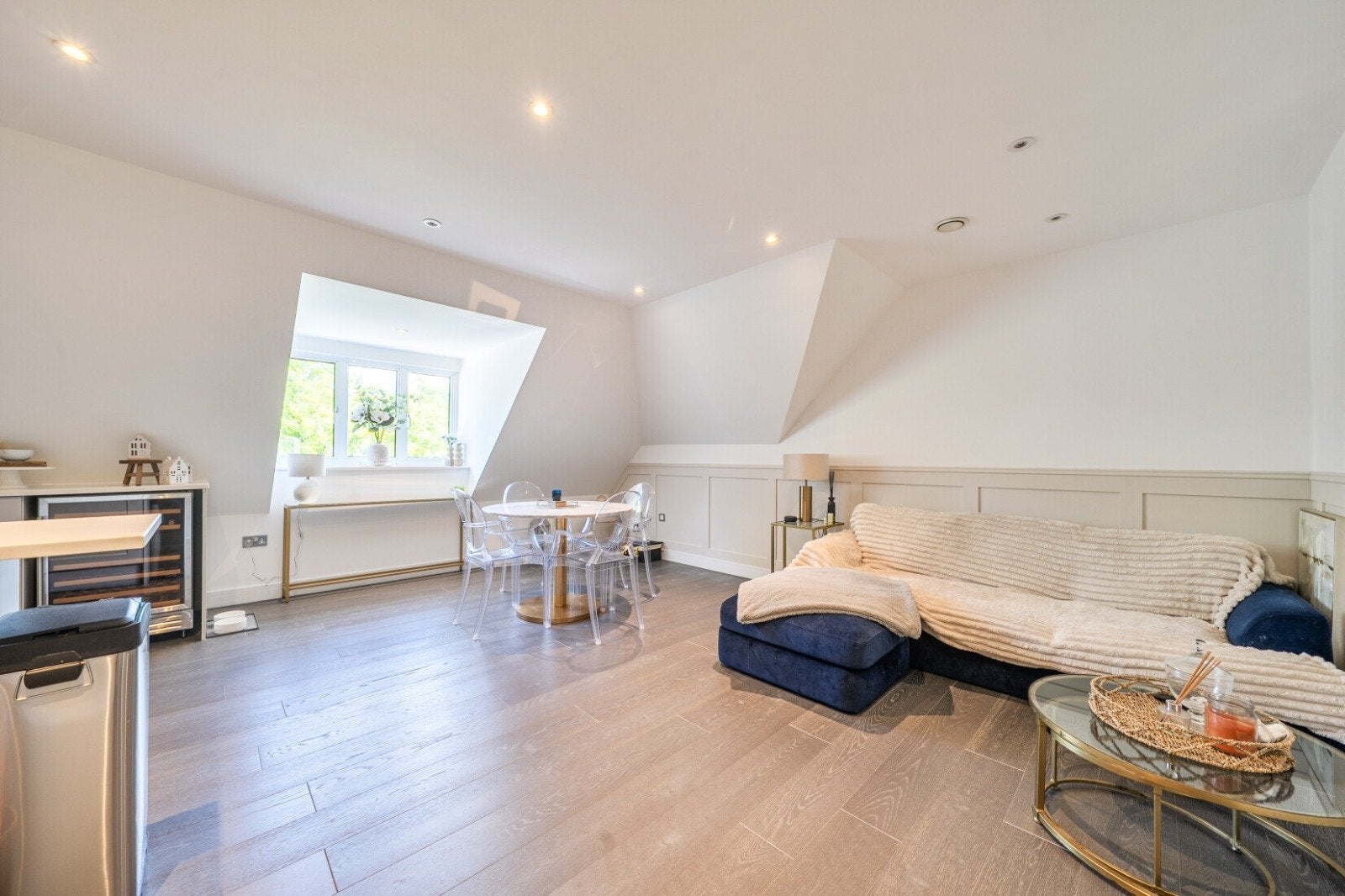 Flat Bickley Park Road in Greater London