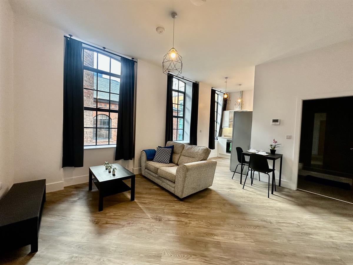 Flat Alma Close in Nottingham