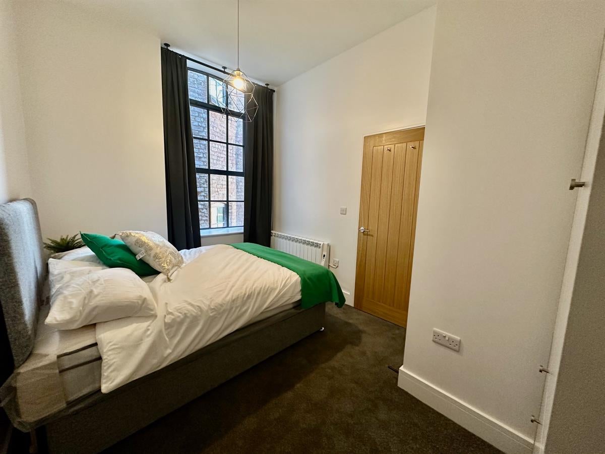Flat Alma Close in Nottingham