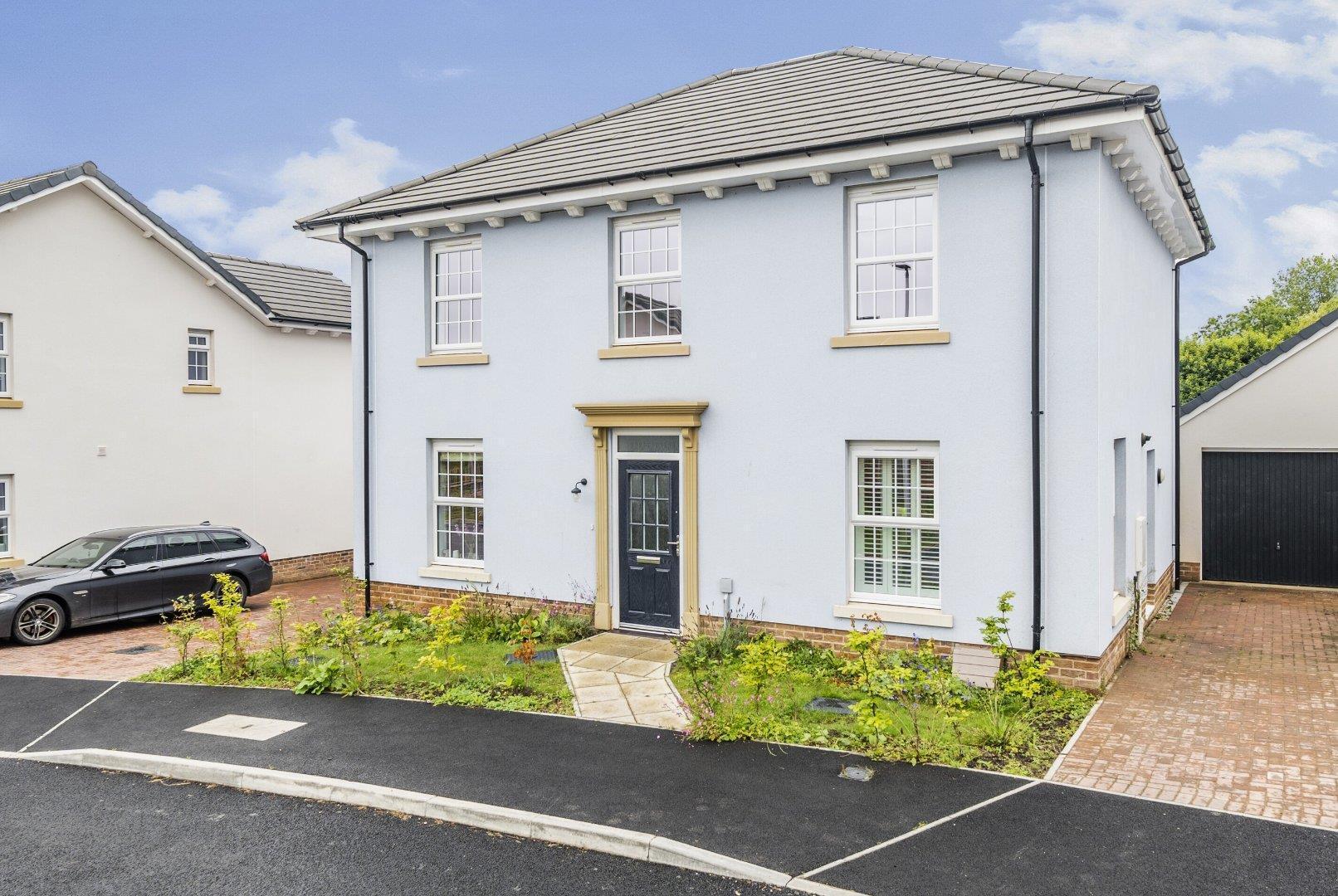 House Willow Close in Williton