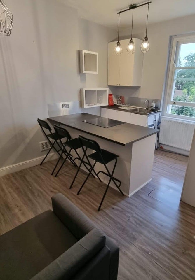 Flat Belsize Road in Greater London