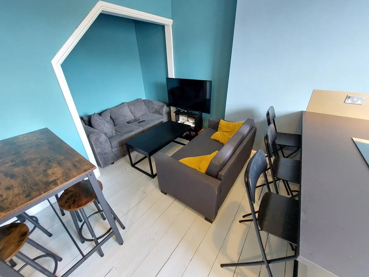 Flat Belsize Road in Greater London