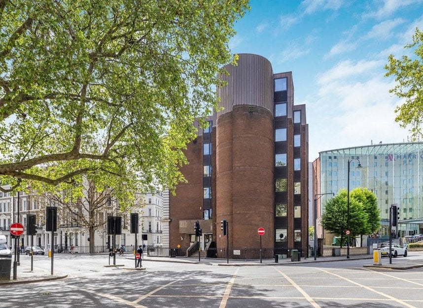 Flat Cromwell Road in Greater London
