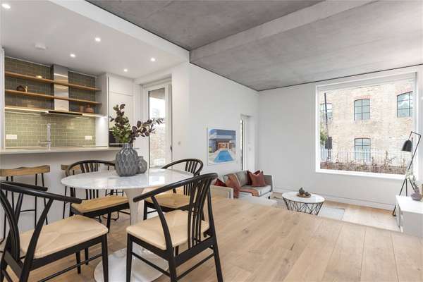 Flat Olaf Street in Greater London