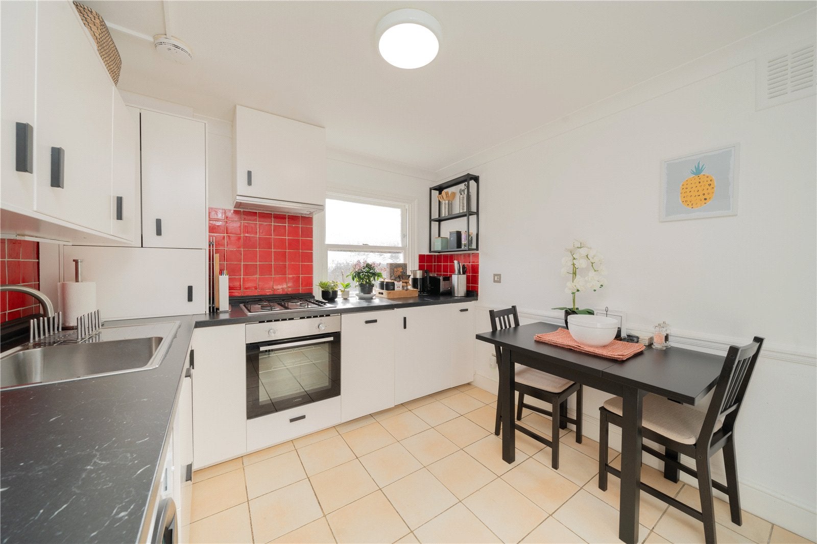 Flat Westbourne Park Road in Greater London