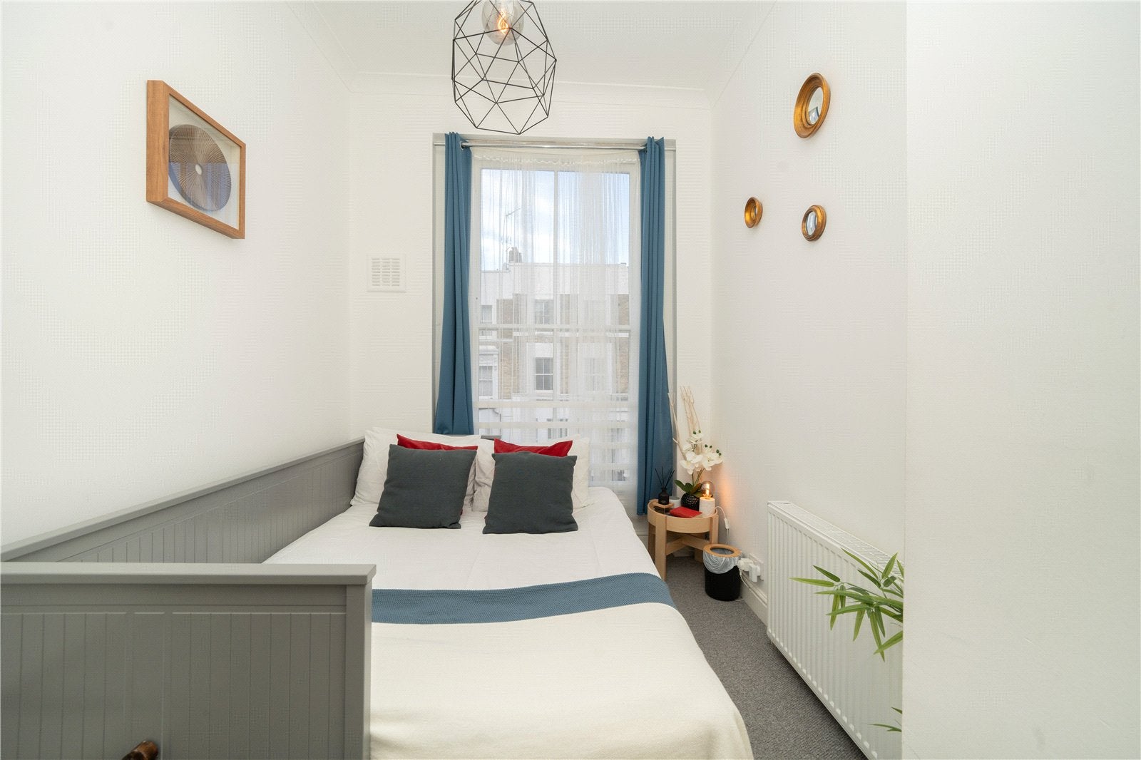 Flat Westbourne Park Road in Greater London