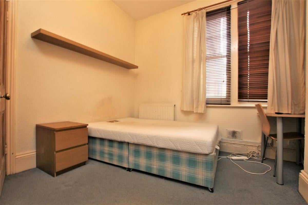 Room Raleigh Road in Bristol