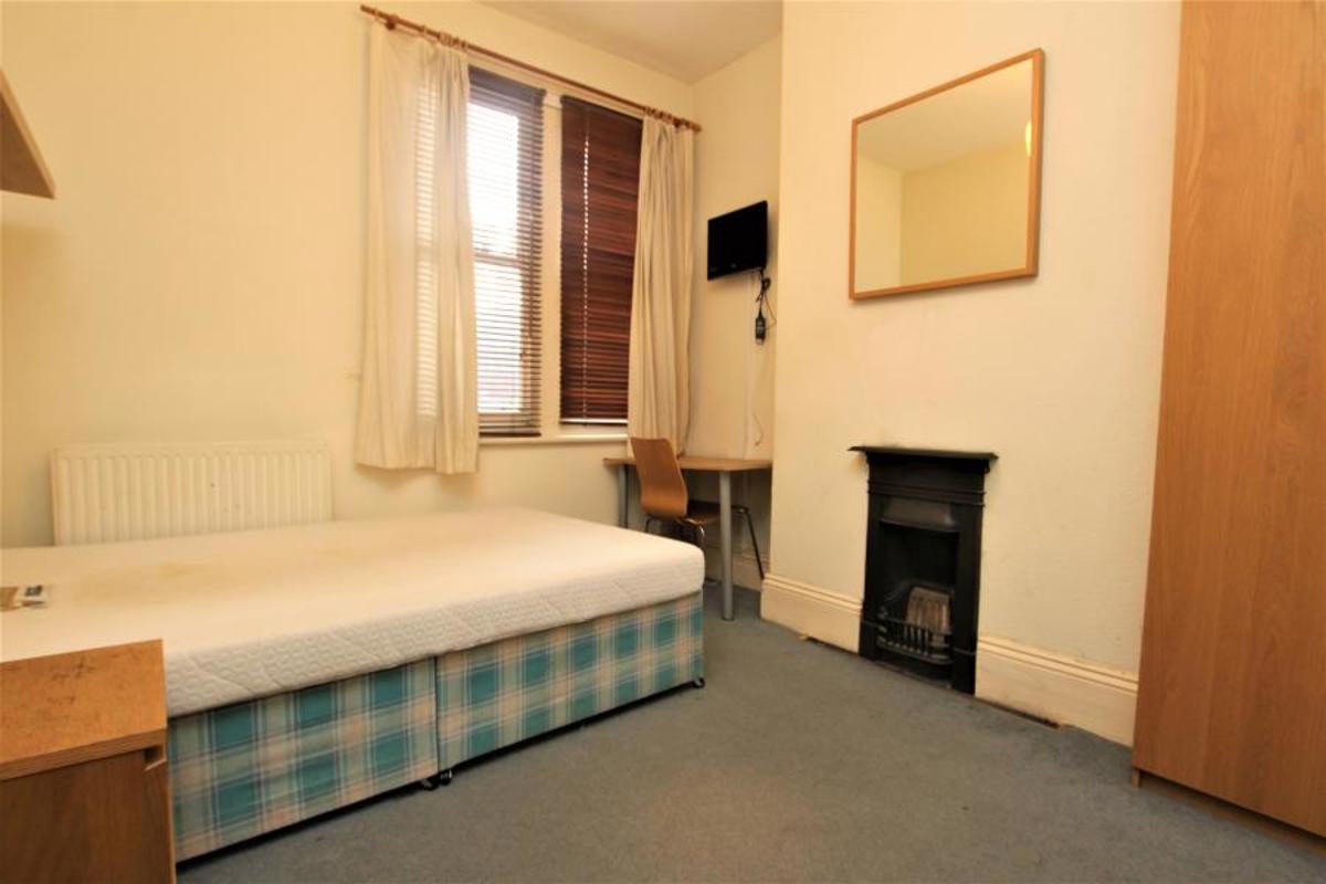 Room Raleigh Road in Bristol