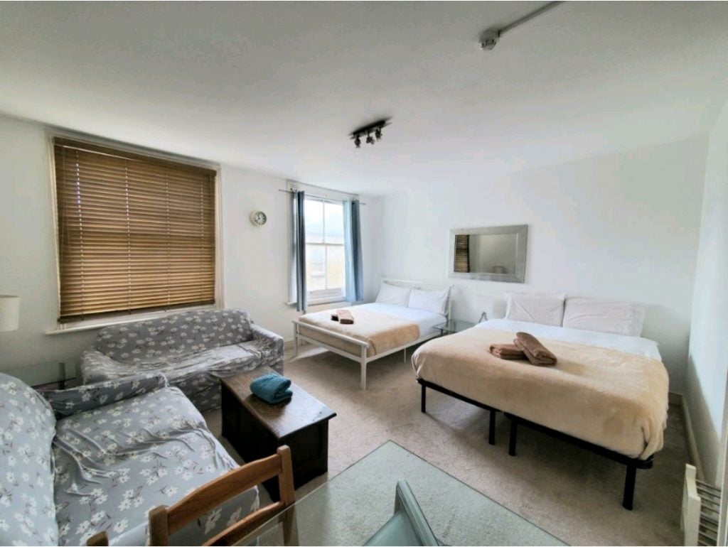 Flat Strutton Ground in City of Westminster