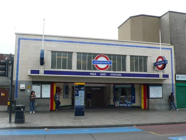 Flat Mile End Road in Greater London
