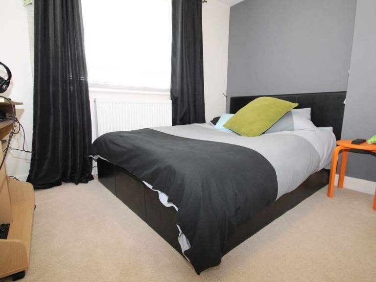 Flat Roundhill Grove in Bath