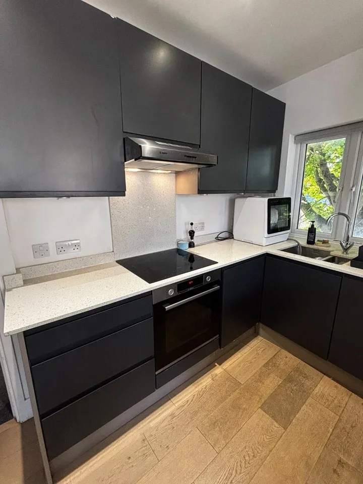Flat Bastion Road in Greater London