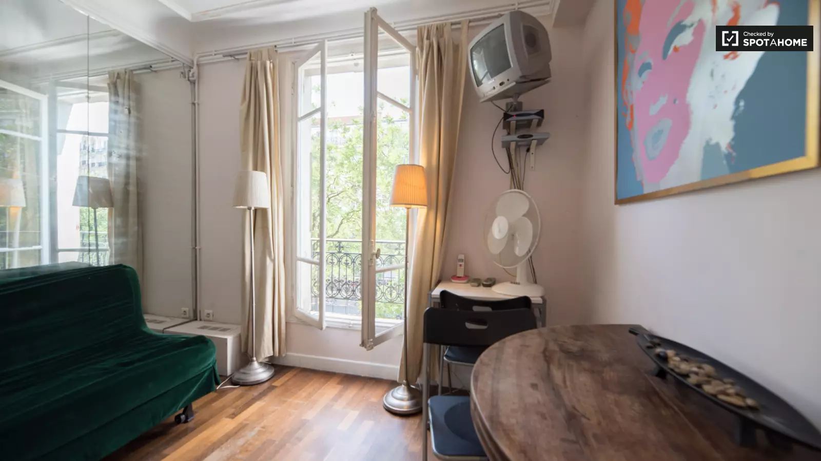 Flat Rue Claude Terrasse in Paris