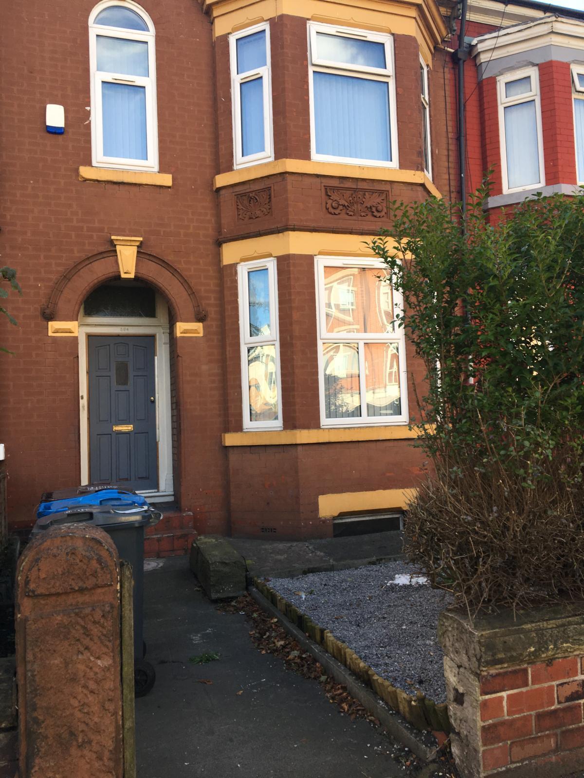 Room Moss Lane East in Manchester
