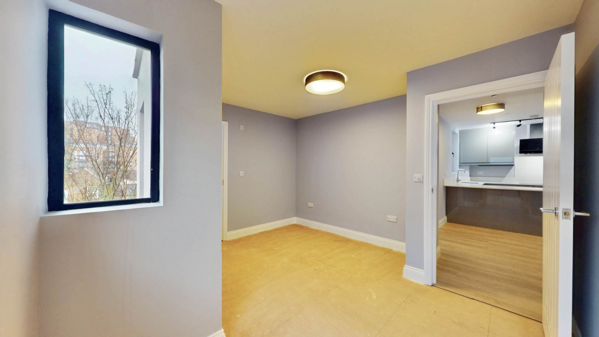 Flat Hanworth Road in Greater London