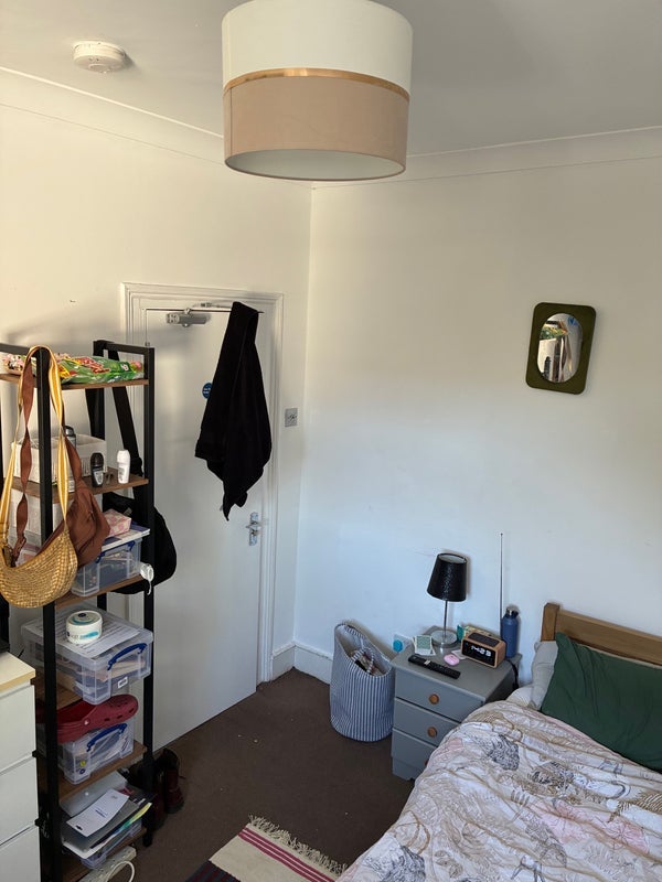 Room Sedgwick Road in Greater London