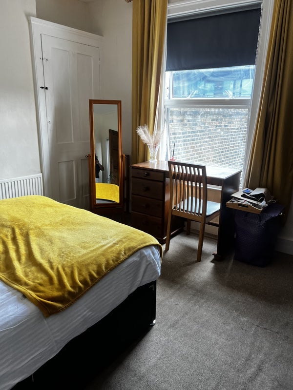 Room Lavender Hill in Greater London
