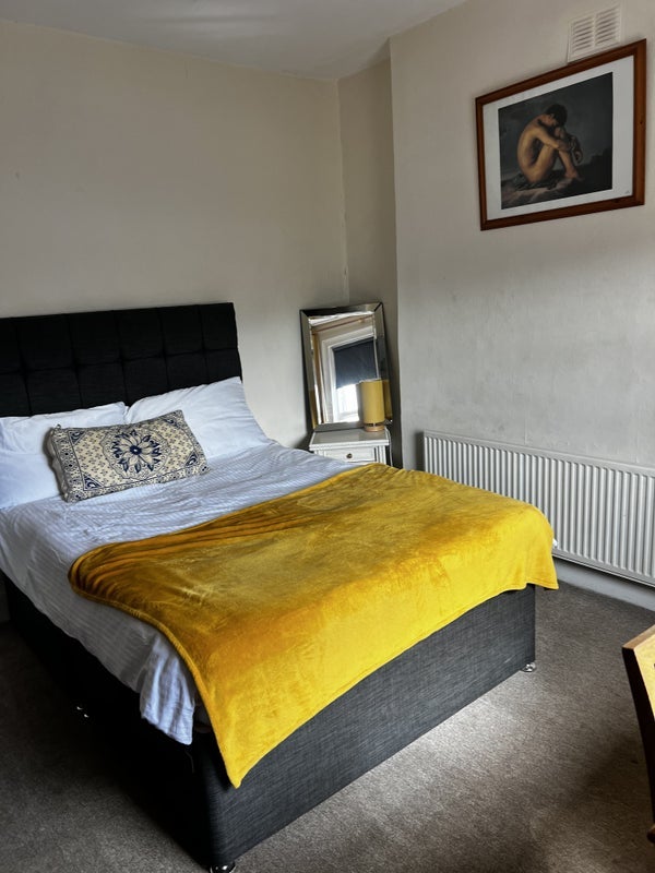 Room Lavender Hill in Greater London