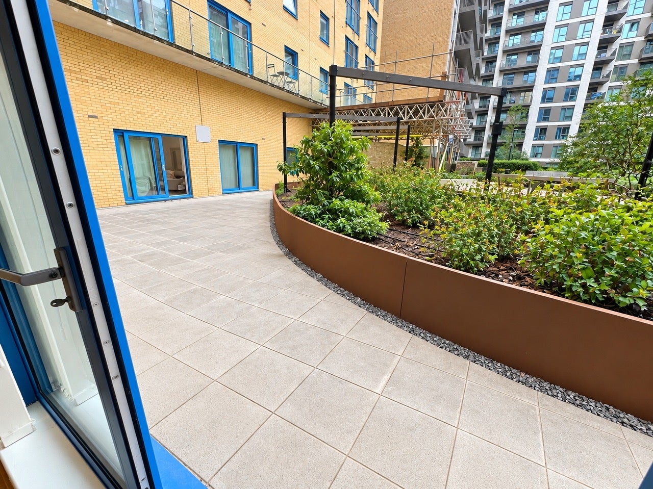 Flat Western Gateway in Greater London