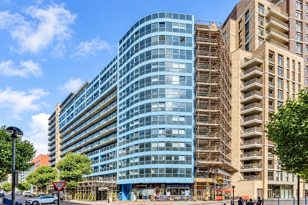 Flat Western Gateway in Greater London