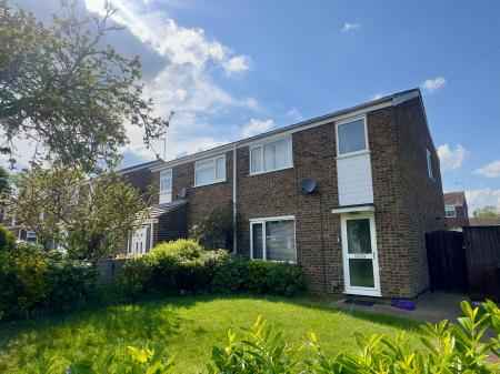 House Lancaster Drive in Huntingdonshire