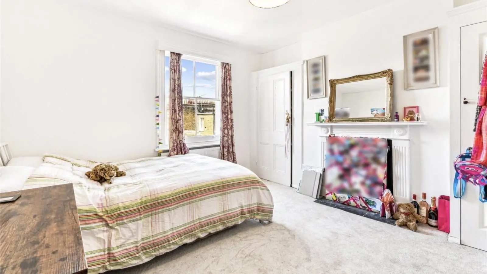 Flat Radipole Road in Greater London