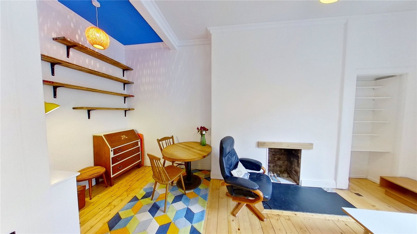 Flat Sloan Street in City of Edinburgh