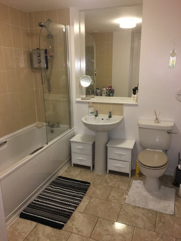 Room Summertown Road in Glasgow