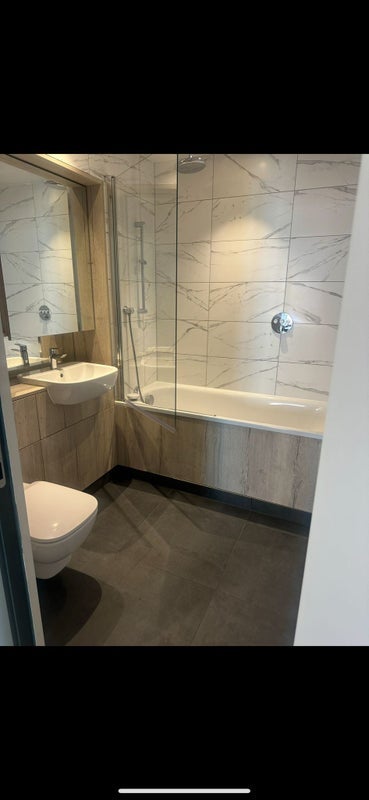 Room New Acres Way in Greater London